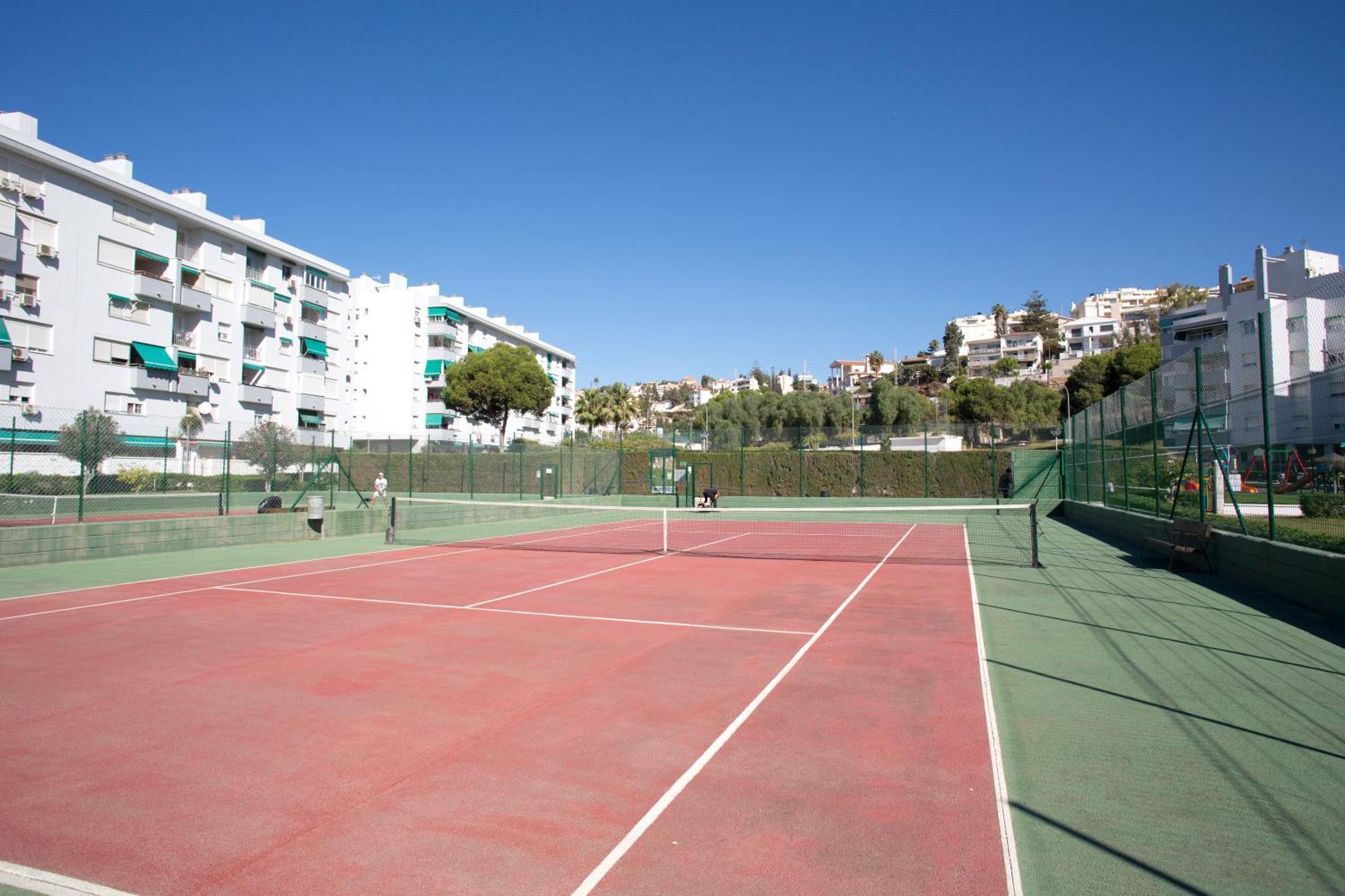 Bajo En Primera Linea - Cala Del Moral, Urbanizacion Calaflores La Cala Del Moral Bagian luar foto